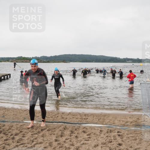 23.06.2024 - Viking Triathlon MichiJ http://msf.ph/oto/6346472 23.06.2024 10:42:49 Schwimmen 390, 424 meine-sportfotos.de