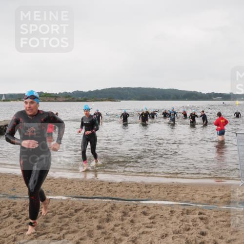 23.06.2024 - Viking Triathlon MichiJ http://msf.ph/oto/6346473 23.06.2024 10:42:49 Schwimmen 390, 424 meine-sportfotos.de