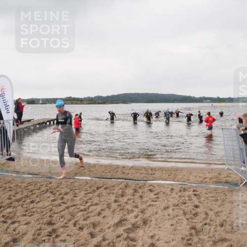23.06.2024 - Viking Triathlon MichiJ http://msf.ph/oto/6346475 23.06.2024 10:42:50 Schwimmen 390, 424 meine-sportfotos.de