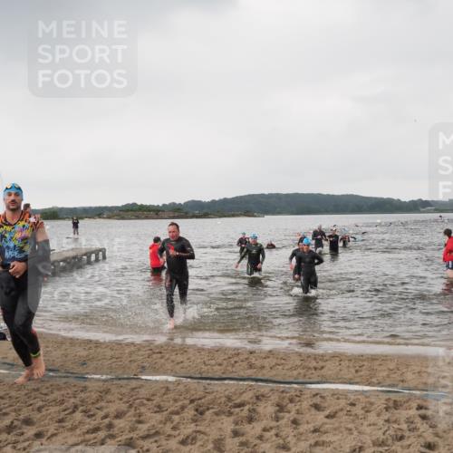 23.06.2024 - Viking Triathlon MichiJ http://msf.ph/oto/6346613 23.06.2024 10:43:37 Schwimmen 65, 347, 496, 537, 633 meine-sportfotos.de
