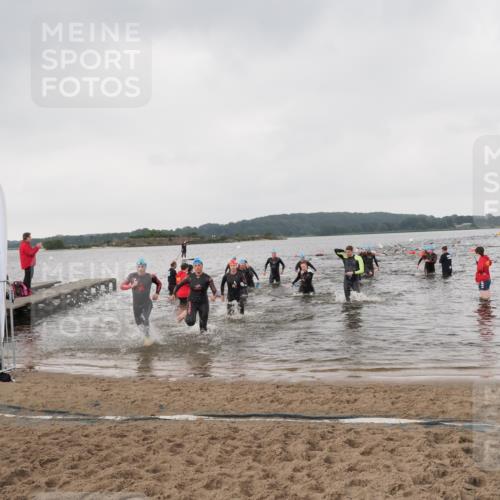 23.06.2024 - Viking Triathlon MichiJ http://msf.ph/oto/6346885 23.06.2024 10:45:26 Schwimmen 54, 267, 375, 380, 403, 443, 480, 493, 495, 652 meine-sportfotos.de