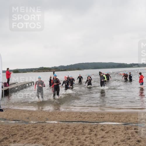 23.06.2024 - Viking Triathlon MichiJ http://msf.ph/oto/6346887 23.06.2024 10:45:26 Schwimmen 54, 267, 375, 380, 403, 443, 480, 493, 495, 652 meine-sportfotos.de