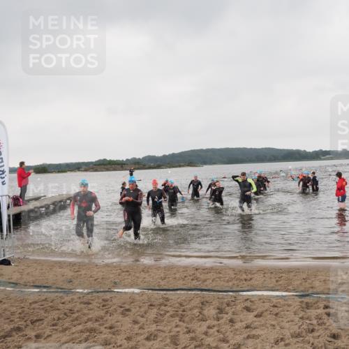 23.06.2024 - Viking Triathlon MichiJ http://msf.ph/oto/6346889 23.06.2024 10:45:27 Schwimmen 54, 267, 375, 380, 403, 443, 493, 495, 652 meine-sportfotos.de