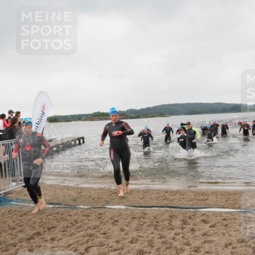23.06.2024 - Viking Triathlon MichiJ http://msf.ph/oto/6346893 23.06.2024 10:45:28 Schwimmen 54, 267, 343, 375, 380, 403, 443, 493, 495, 652 meine-sportfotos.de