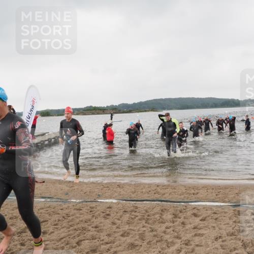 23.06.2024 - Viking Triathlon MichiJ http://msf.ph/oto/6346898 23.06.2024 10:45:29 Schwimmen 54, 267, 343, 375, 380, 403, 443, 493, 495, 652 meine-sportfotos.de