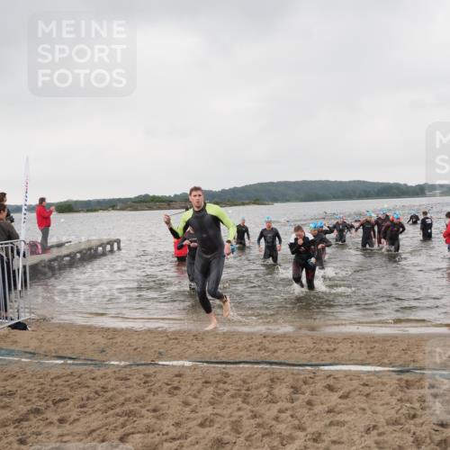 23.06.2024 - Viking Triathlon MichiJ http://msf.ph/oto/6346909 23.06.2024 10:45:32 Schwimmen 54, 220, 267, 274, 343, 375, 380, 403, 495, 506, 652 meine-sportfotos.de