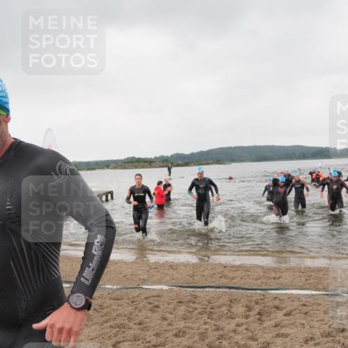 23.06.2024 - Viking Triathlon MichiJ http://msf.ph/oto/6346927 23.06.2024 10:45:36 Schwimmen 54, 63, 220, 267, 274, 343, 380, 403, 430, 495, 506, 641 meine-sportfotos.de