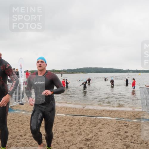 23.06.2024 - Viking Triathlon MichiJ http://msf.ph/oto/6347222 23.06.2024 10:46:57 Schwimmen 80, 169, 281, 325, 459 meine-sportfotos.de