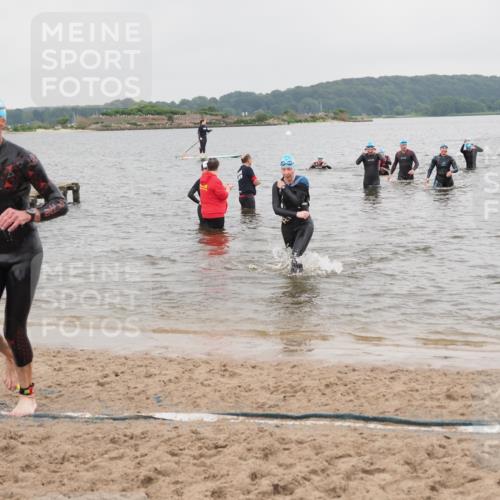 23.06.2024 - Viking Triathlon MichiJ http://msf.ph/oto/6347637 23.06.2024 10:48:21 Schwimmen 79, 147, 157 meine-sportfotos.de