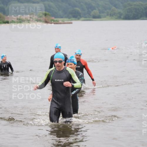 23.06.2024 - Viking Triathlon MichiJ http://msf.ph/oto/6348517 23.06.2024 10:51:25 Schwimmen 49, 253, 501 meine-sportfotos.de