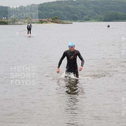 23.06.2024 - Viking Triathlon MichiJ http://msf.ph/oto/6349102 23.06.2024 10:54:15 Schwimmen 154 meine-sportfotos.de