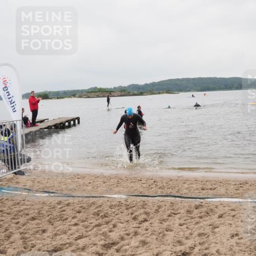 23.06.2024 - Viking Triathlon MichiJ http://msf.ph/oto/6349297 23.06.2024 10:57:01 Schwimmen 418 meine-sportfotos.de