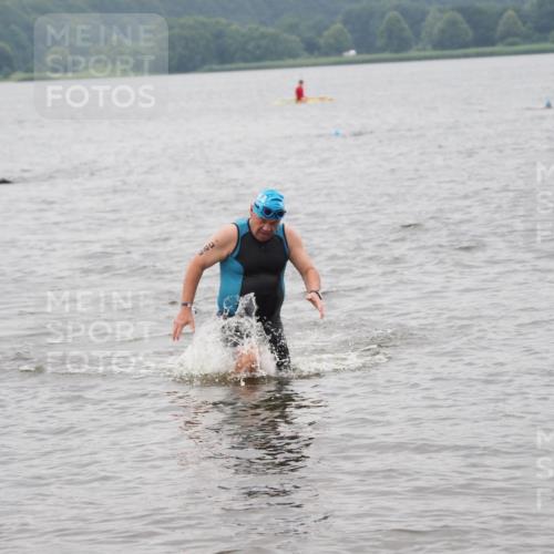 23.06.2024 - Viking Triathlon MichiJ http://msf.ph/oto/6349437 23.06.2024 10:58:45 Schwimmen 329 meine-sportfotos.de
