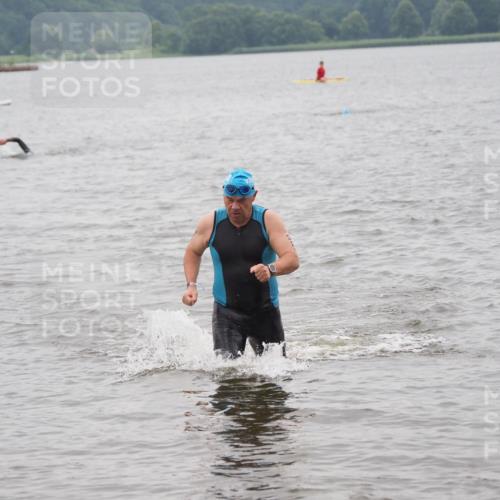 23.06.2024 - Viking Triathlon MichiJ http://msf.ph/oto/6349443 23.06.2024 10:58:47 Schwimmen 329 meine-sportfotos.de