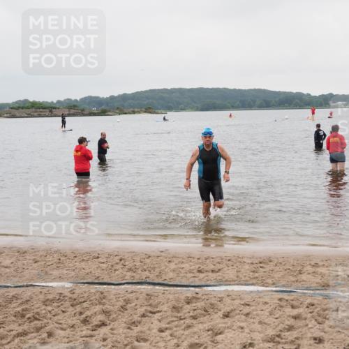 23.06.2024 - Viking Triathlon MichiJ http://msf.ph/oto/6349471 23.06.2024 10:58:52 Schwimmen 329 meine-sportfotos.de