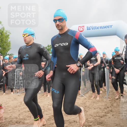 23.06.2024 - Viking Triathlon KatJ http://msf.ph/oto/6351018 23.06.2024 10:02:29 Schwimmen 5, 11, 117, 168, 296, 359, 394, 407, 416, 425, 488, 491, 502, 517, 524, 601, 628, 655 meine-sportfotos.de