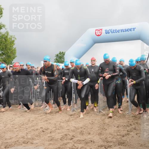 23.06.2024 - Viking Triathlon KatJ http://msf.ph/oto/6351036 23.06.2024 10:02:38 Schwimmen 62, 194, 218, 296, 312, 359, 360, 361, 389, 404, 407, 416, 427, 488, 517, 541, 549, 627 meine-sportfotos.de