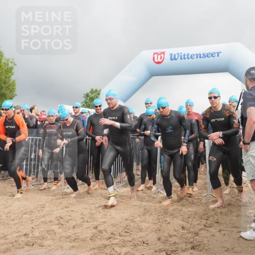 23.06.2024 - Viking Triathlon KatJ http://msf.ph/oto/6351191 23.06.2024 10:03:03 Schwimmen 48, 68, 69, 86, 200, 212, 225, 237, 256, 266, 280, 297, 328, 338, 349, 369, 412, 653 meine-sportfotos.de