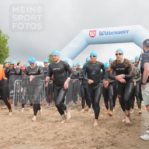 23.06.2024 - Viking Triathlon KatJ http://msf.ph/oto/6351196 23.06.2024 10:03:03 Schwimmen 48, 68, 69, 86, 200, 212, 225, 237, 256, 266, 280, 297, 328, 338, 349, 369, 412, 653 meine-sportfotos.de