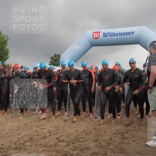 23.06.2024 - Viking Triathlon KatJ http://msf.ph/oto/6351617 23.06.2024 10:04:03 Schwimmen 27, 35, 38, 65, 115, 134, 161, 171, 220, 268, 294, 344, 382, 445, 462, 474, 535, 614 meine-sportfotos.de