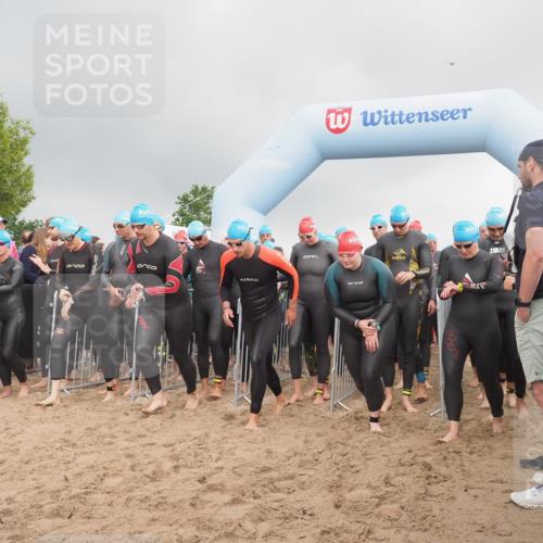 23.06.2024 - Viking Triathlon KatJ http://msf.ph/oto/6351667 23.06.2024 10:04:08 Schwimmen 27, 35, 38, 65, 152, 161, 171, 220, 294, 332, 344, 347, 419, 445, 455, 462, 603, 614 meine-sportfotos.de