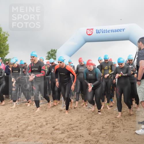 23.06.2024 - Viking Triathlon KatJ http://msf.ph/oto/6351669 23.06.2024 10:04:08 Schwimmen 27, 35, 38, 65, 152, 161, 171, 220, 294, 332, 344, 347, 419, 445, 455, 462, 603, 614 meine-sportfotos.de