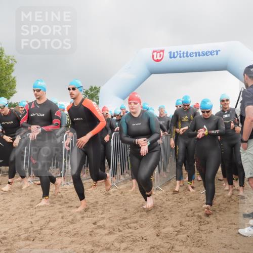 23.06.2024 - Viking Triathlon KatJ http://msf.ph/oto/6351676 23.06.2024 10:04:08 Schwimmen 27, 35, 38, 65, 152, 161, 171, 220, 294, 332, 344, 347, 419, 445, 455, 462, 603, 614 meine-sportfotos.de
