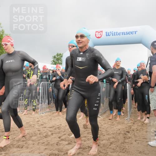 23.06.2024 - Viking Triathlon KatJ http://msf.ph/oto/6351714 23.06.2024 10:04:14 Schwimmen 38, 65, 98, 146, 152, 174, 175, 220, 251, 294, 332, 347, 419, 445, 455, 603, 614, 639 meine-sportfotos.de