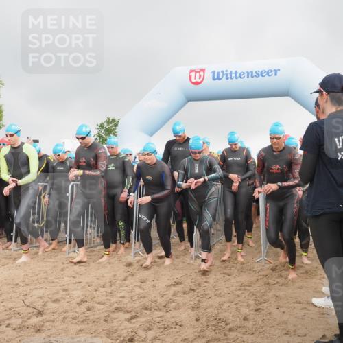 23.06.2024 - Viking Triathlon KatJ http://msf.ph/oto/6352135 23.06.2024 10:05:07 Schwimmen 28, 63, 163, 166, 184, 188, 208, 239, 253, 264, 286, 317, 366, 375, 398, 403, 459, 489 meine-sportfotos.de