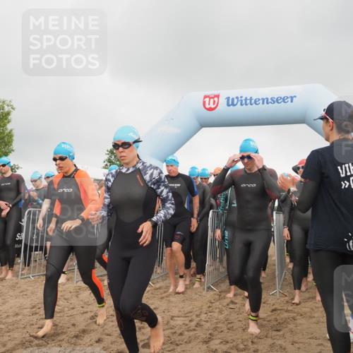 23.06.2024 - Viking Triathlon KatJ http://msf.ph/oto/6352736 23.06.2024 10:07:09 Schwimmen 80, 121, 169, 241, 285, 325, 346, 376, 380, 441, 479, 513, 525, 526, 547, 615, 631, 647 meine-sportfotos.de