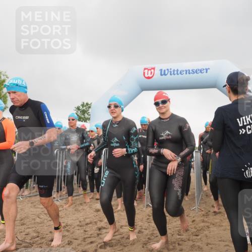 23.06.2024 - Viking Triathlon KatJ http://msf.ph/oto/6352784 23.06.2024 10:07:14 Schwimmen 121, 169, 241, 272, 285, 325, 346, 357, 376, 380, 399, 406, 441, 513, 612, 630, 631, 647 meine-sportfotos.de