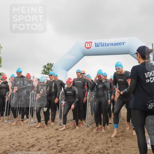 23.06.2024 - Viking Triathlon KatJ http://msf.ph/oto/6352858 23.06.2024 10:07:23 Schwimmen 57, 85, 92, 159, 179, 213, 248, 272, 315, 357, 399, 406, 411, 540, 612, 629, 630 meine-sportfotos.de