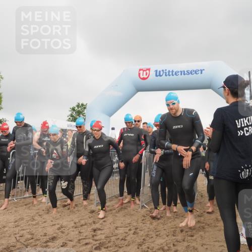 23.06.2024 - Viking Triathlon KatJ http://msf.ph/oto/6352864 23.06.2024 10:07:23 Schwimmen 57, 85, 92, 159, 179, 213, 248, 272, 315, 357, 399, 406, 411, 540, 612, 629, 630 meine-sportfotos.de