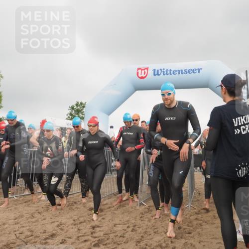 23.06.2024 - Viking Triathlon KatJ http://msf.ph/oto/6352866 23.06.2024 10:07:23 Schwimmen 57, 85, 92, 159, 179, 213, 248, 272, 315, 357, 399, 406, 411, 540, 612, 629, 630 meine-sportfotos.de