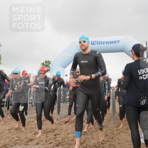 23.06.2024 - Viking Triathlon KatJ http://msf.ph/oto/6352875 23.06.2024 10:07:23 Schwimmen 57, 85, 92, 159, 179, 213, 248, 272, 315, 357, 399, 406, 411, 540, 612, 629, 630 meine-sportfotos.de