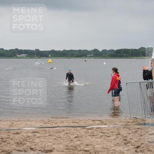 23.06.2024 - Viking Triathlon KatJ http://msf.ph/oto/6353037 23.06.2024 10:24:53 Schwimmen 2 meine-sportfotos.de