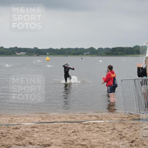 23.06.2024 - Viking Triathlon KatJ http://msf.ph/oto/6353041 23.06.2024 10:24:53 Schwimmen 2 meine-sportfotos.de