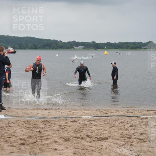23.06.2024 - Viking Triathlon KatJ http://msf.ph/oto/6353155 23.06.2024 10:25:35 Schwimmen 658, 662 meine-sportfotos.de