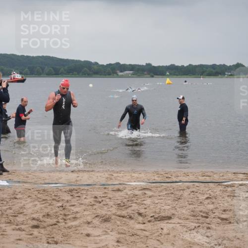 23.06.2024 - Viking Triathlon KatJ http://msf.ph/oto/6353157 23.06.2024 10:25:35 Schwimmen 658, 662 meine-sportfotos.de