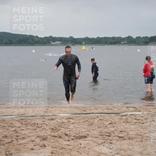 23.06.2024 - Viking Triathlon KatJ http://msf.ph/oto/6353188 23.06.2024 10:25:41 Schwimmen 658, 662 meine-sportfotos.de