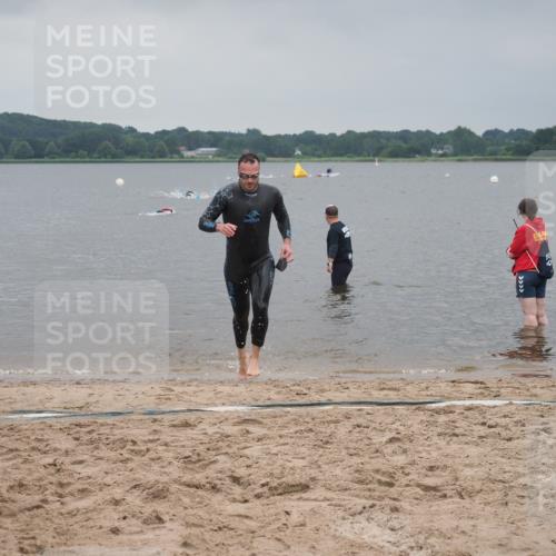 23.06.2024 - Viking Triathlon KatJ http://msf.ph/oto/6353191 23.06.2024 10:25:41 Schwimmen 658, 662 meine-sportfotos.de