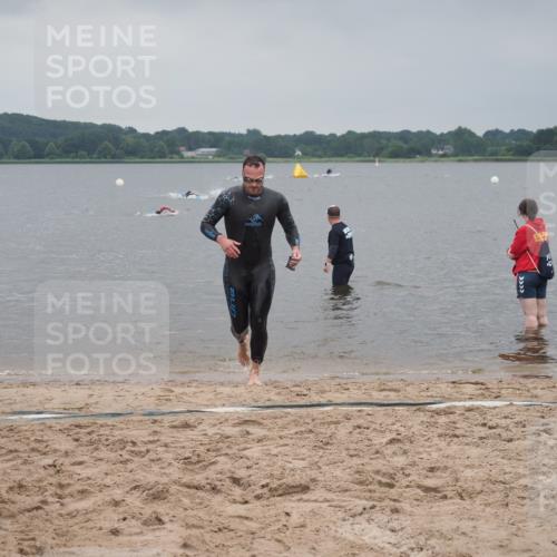 23.06.2024 - Viking Triathlon KatJ http://msf.ph/oto/6353194 23.06.2024 10:25:41 Schwimmen 658, 662 meine-sportfotos.de