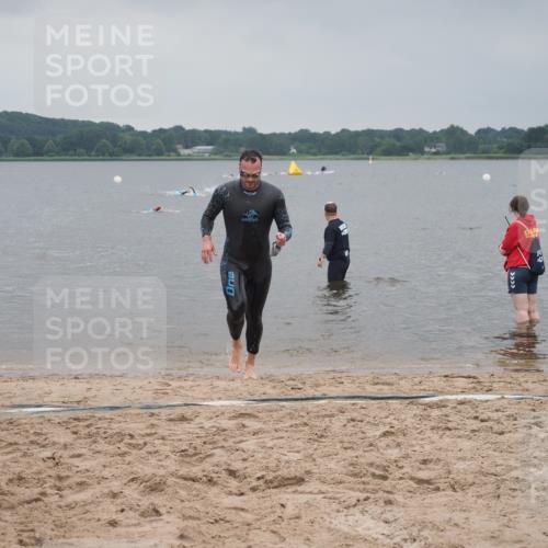 23.06.2024 - Viking Triathlon KatJ http://msf.ph/oto/6353197 23.06.2024 10:25:41 Schwimmen 658, 662 meine-sportfotos.de