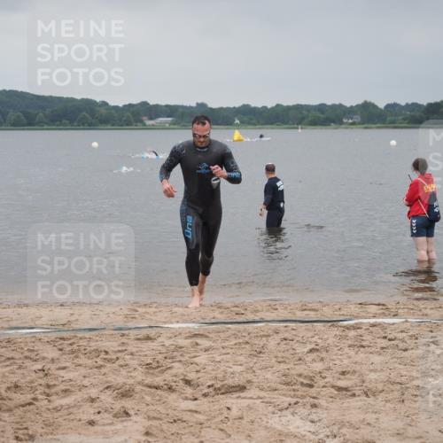 23.06.2024 - Viking Triathlon KatJ http://msf.ph/oto/6353200 23.06.2024 10:25:41 Schwimmen 658, 662 meine-sportfotos.de