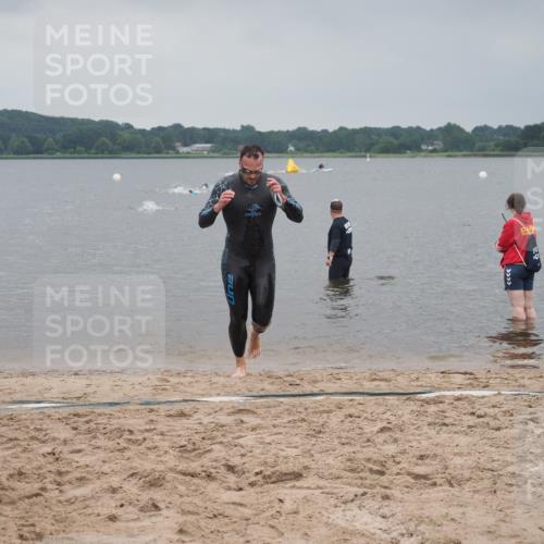 23.06.2024 - Viking Triathlon KatJ http://msf.ph/oto/6353203 23.06.2024 10:25:41 Schwimmen 658, 662 meine-sportfotos.de