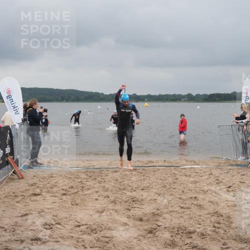 23.06.2024 - Viking Triathlon KatJ http://msf.ph/oto/6354251 23.06.2024 10:28:26 Schwimmen 263 meine-sportfotos.de