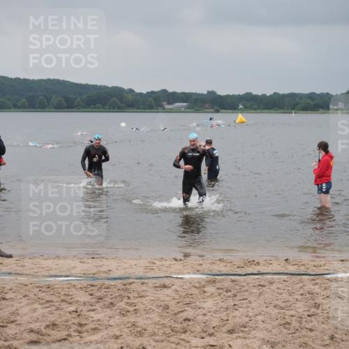 23.06.2024 - Viking Triathlon KatJ http://msf.ph/oto/6354282 23.06.2024 10:28:31 Schwimmen 73, 76, 263 meine-sportfotos.de