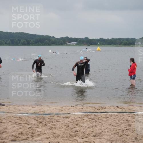 23.06.2024 - Viking Triathlon KatJ http://msf.ph/oto/6354284 23.06.2024 10:28:31 Schwimmen 73, 76, 263 meine-sportfotos.de