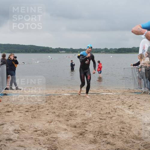 23.06.2024 - Viking Triathlon KatJ http://msf.ph/oto/6354346 23.06.2024 10:28:41 Schwimmen 73, 76 meine-sportfotos.de