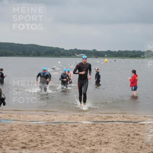 23.06.2024 - Viking Triathlon KatJ http://msf.ph/oto/6354555 23.06.2024 10:29:42 Schwimmen 142, 233, 246, 354, 483 meine-sportfotos.de